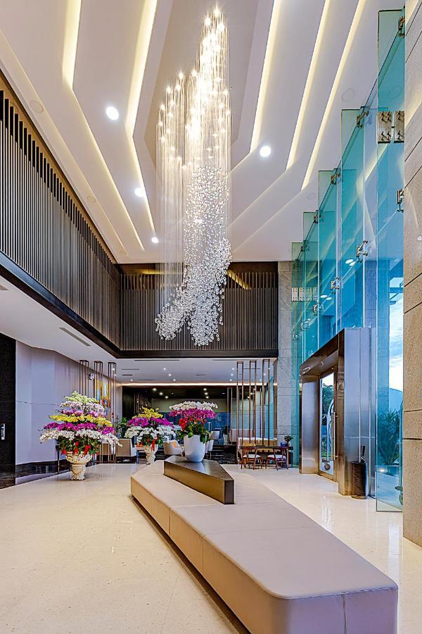Le Sands Oceanfront Danang Hotel Экстерьер фото